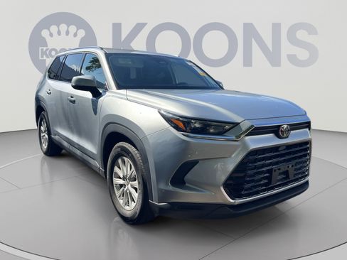 Used 2025 Toyota Grand Highlander AWD image 8