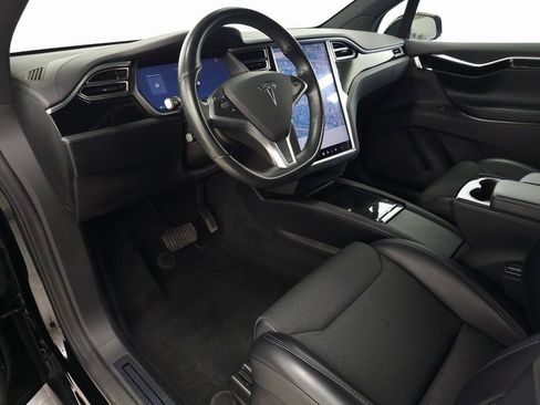 Used 2018 Tesla Model X 75D image 16