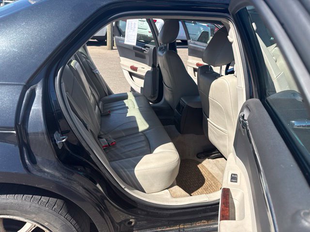 Used 2007 Chrysler 300 C w/ Protection Group II RWD image 12