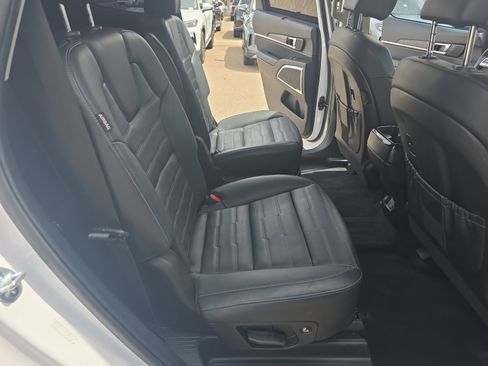 Used 2024 Kia Telluride SX Prestige AWD/4WD image 18