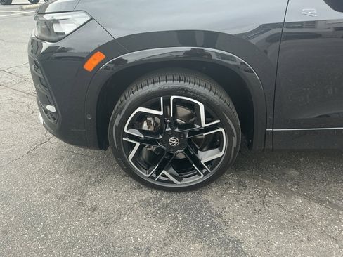 Certified 2025 Volkswagen Tiguan SEL R-Line image 30