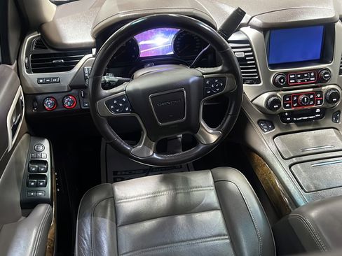 Used 2015 GMC Yukon Denali w/ Premium Package AWD/4WD image 3