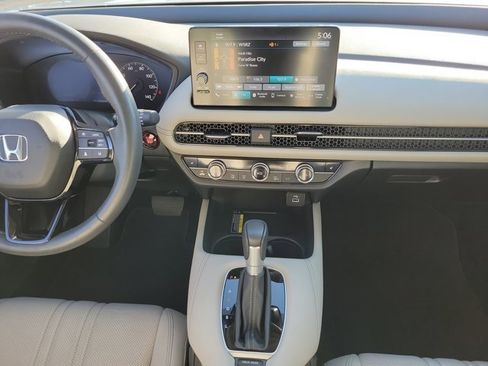 Certified 2024 Honda HR-V EX-L image 5