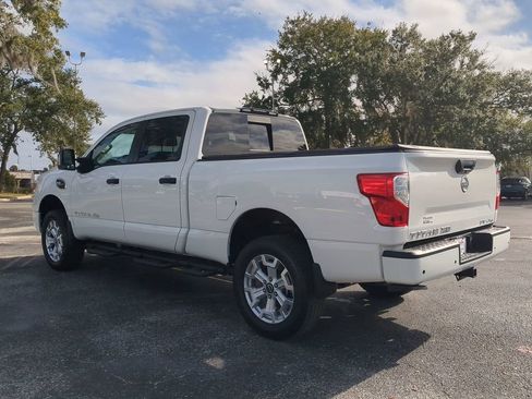 Used 2024 Nissan Titan SV w/ SV Convenience Package image 6