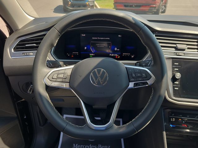 Used 2022 Volkswagen Tiguan SE FWD image 25