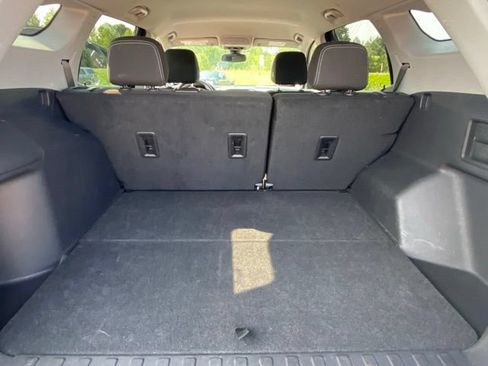 Used 2024 GMC Terrain SLE AWD/4WD image 27