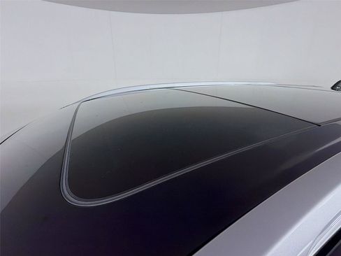 Used 2021 Nissan Rogue SV w/ Premium Package image 14