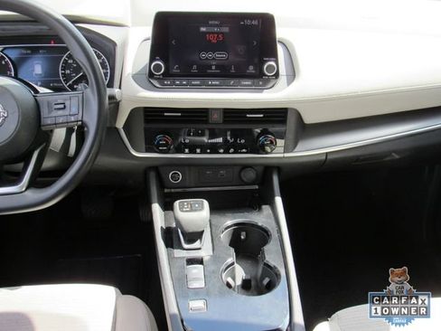 Certified 2023 Nissan Rogue SV FWD image 16