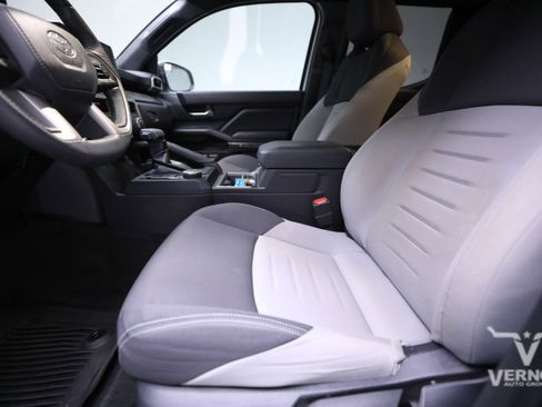 Used 2024 Toyota Tacoma TRD Sport image 10