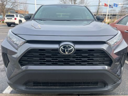 Used 2022 Toyota RAV4 LE image 18