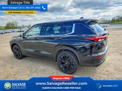 Used 2023 Mitsubishi Outlander SE AWD/4WD image 3