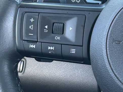 Used 2025 Nissan Pathfinder SV AWD/4WD image 24