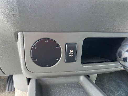 Used 2012 Nissan Frontier SV w/ SV Premium Utility Pkg RWD image 37