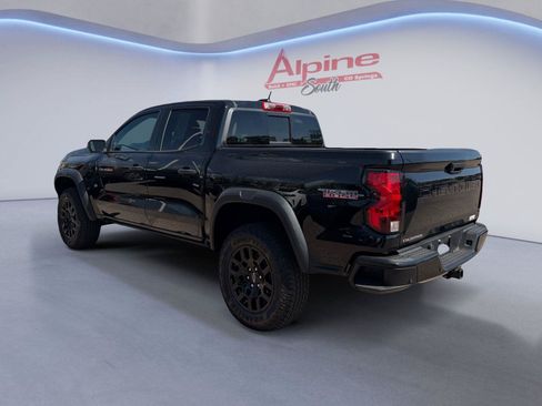 Certified 2024 Chevrolet Colorado Trail Boss w/ Technology Package AWD/4WD image 3
