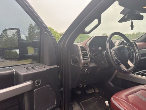 Used 2019 Ford F250 Platinum image 17