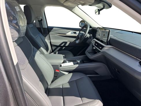 New 2026 Ford Explorer Active w/ Active Comfort Package image 18