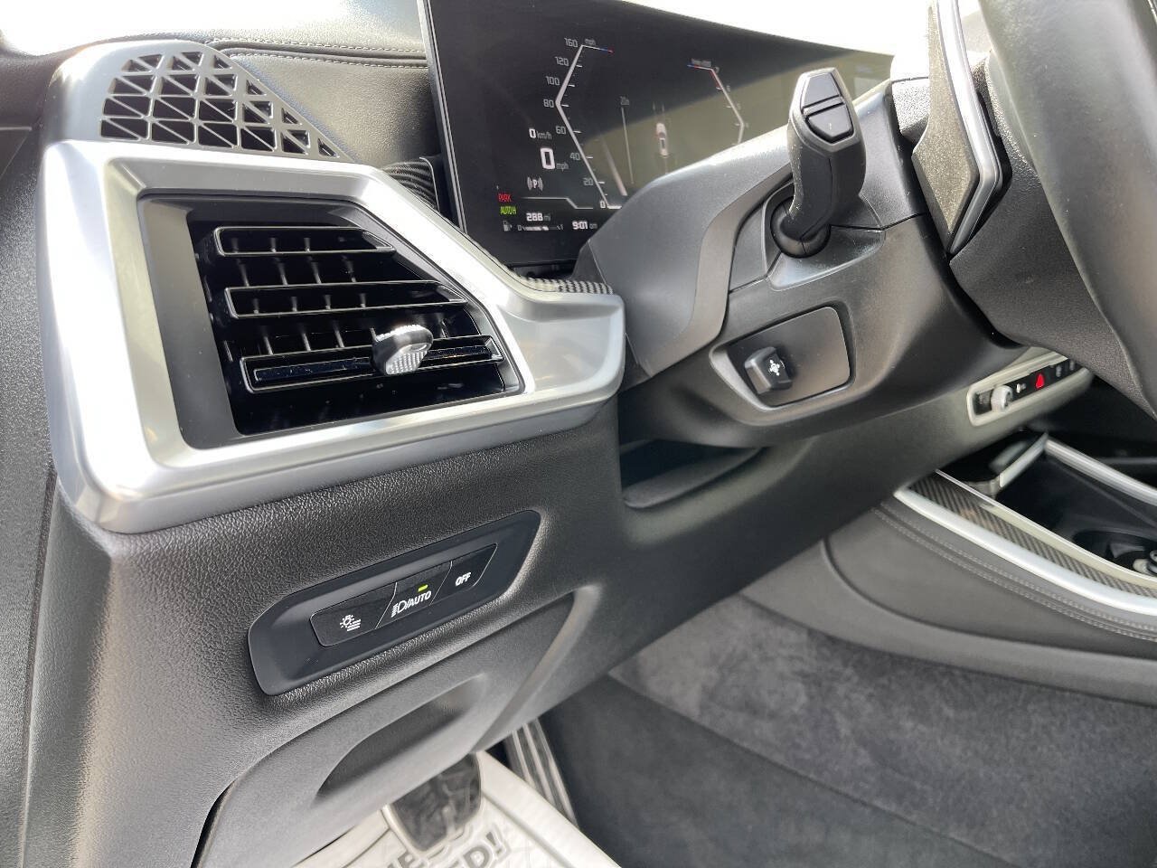 Used 2026 BMW X5 M60i w/ Climate Comfort Package AWD/4WD image 21