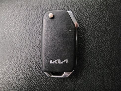 Used 2022 Kia Forte LXS FWD image 32