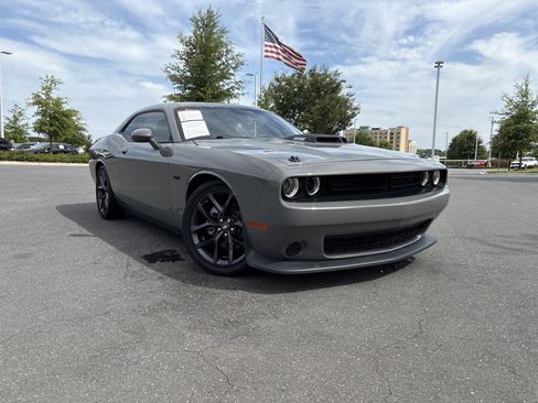 Used 2023 Dodge Challenger R/T w/ Blacktop Package RWD image 2