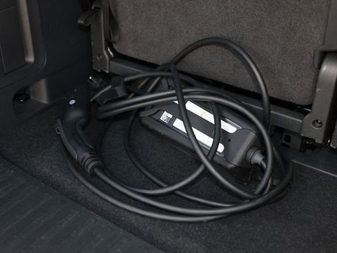 Used 2025 Volkswagen ID. Buzz Pro S RWD image 55