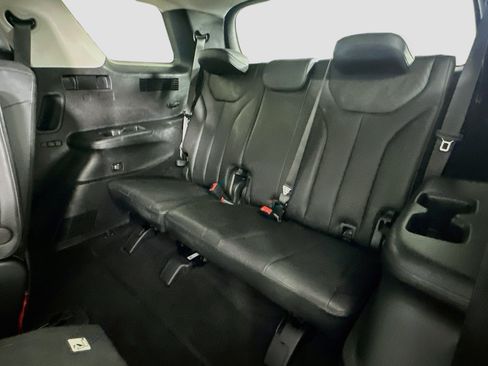 Used 2025 Hyundai Palisade SEL FWD image 30