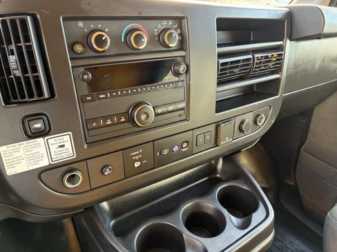Used 2021 GMC Savana 3500 Extended w/ Power Convenience Package RWD image 13