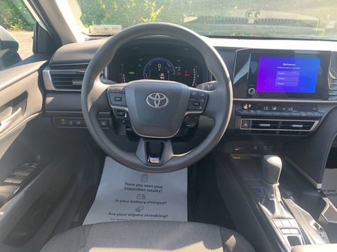 Used 2026 Toyota Camry LE FWD image 17
