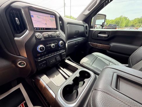 Used 2020 GMC Sierra 2500 Denali w/ Denali Ultimate Package image 34