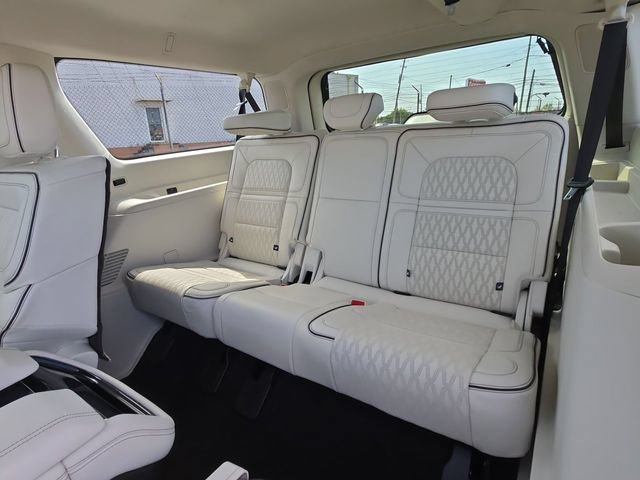 Used 2024 Lincoln Navigator L Black Label AWD/4WD image 24