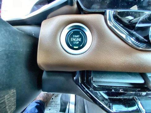 Used 2023 GMC Canyon AT4 w/ AT4 Premium Package image 16