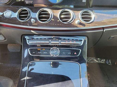 Used 2017 Mercedes-Benz E 300 E 300 image 31