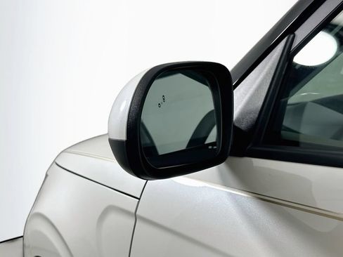 Used 2025 Kia Soul LX w/ LX Technology Package FWD image 33