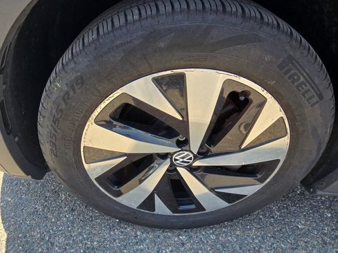 Used 2024 Volkswagen ID.4 2WD image 20