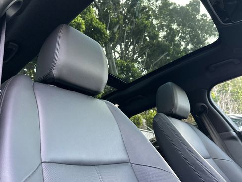 Used 2026 Land Rover Range Rover Velar S image 25