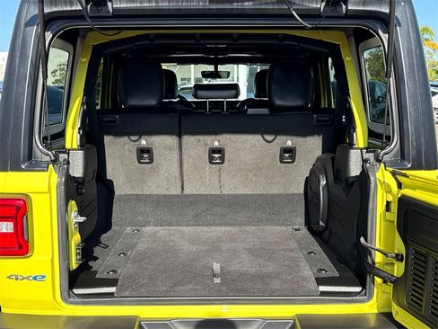 Certified 2023 Jeep Wrangler Unlimited Rubicon 4xe image 15