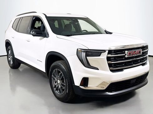 Certified 2025 GMC Acadia Elevation FWD image 3