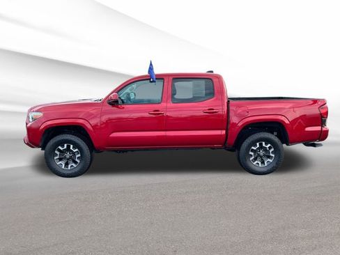 Used 2022 Toyota Tacoma SR image 2