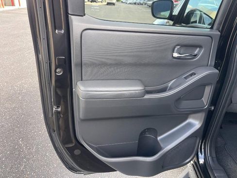 Used 2022 Nissan Frontier SV AWD/4WD image 19