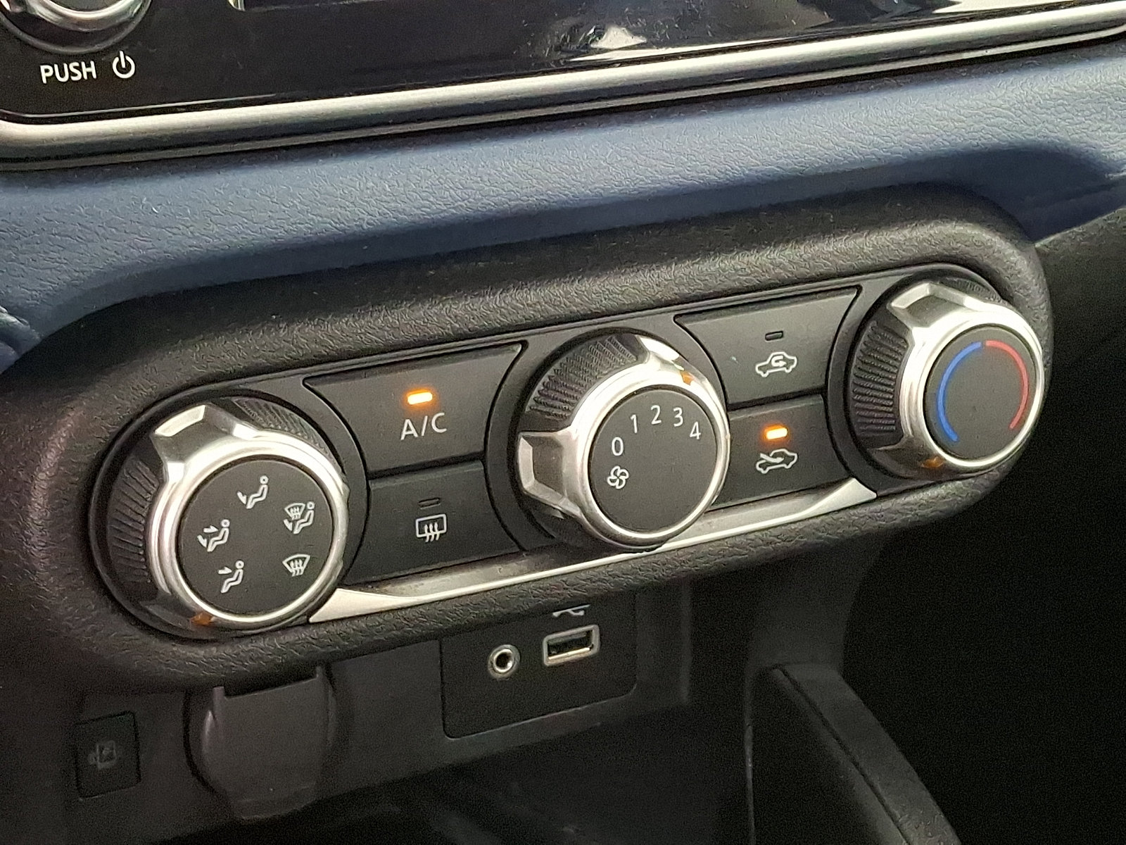 Used 2025 Nissan Versa SV FWD image 17