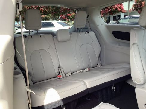 Used 2021 Chrysler Voyager Lxi image 34