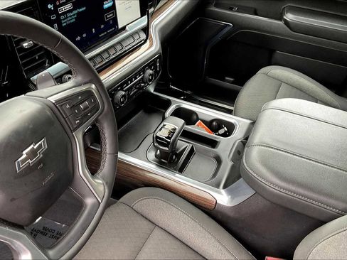 Used 2024 Chevrolet Silverado 1500 LT Trail Boss image 16