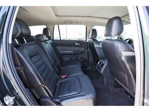 Used 2022 Volkswagen Atlas SEL Premium image 10