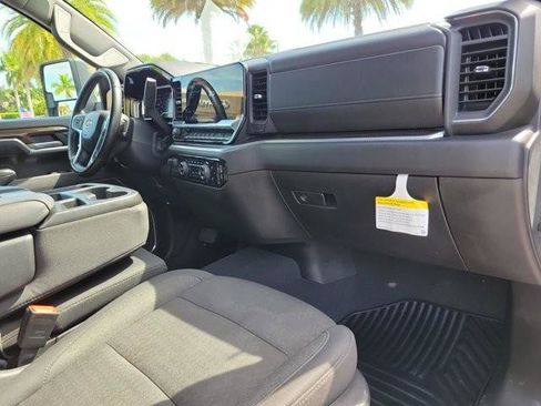 Used 2025 Chevrolet Silverado 2500 LT w/ Convenience Package AWD/4WD image 15