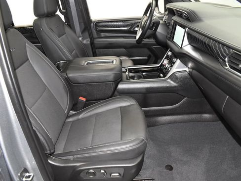 Used 2023 GMC Yukon Denali AWD/4WD image 29