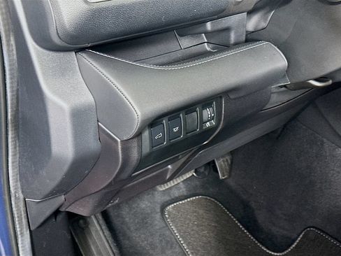 Used 2023 Subaru Ascent Touring AWD/4WD image 10