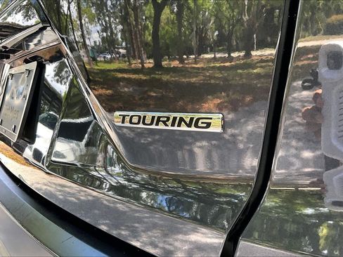 Used 2017 Honda CR-V Touring image 10