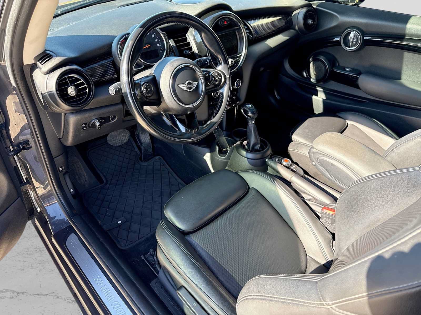 Used 2018 MINI Cooper S FWD image 2