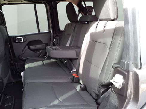 New 2023 Jeep Wrangler Unlimited w/ Cold Weather Group AWD/4WD image 18