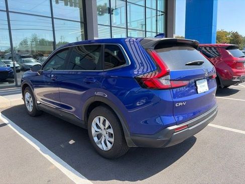 Used 2025 Honda CR-V LX image 3