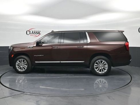 Used 2023 GMC Yukon XL SLT w/ SLT Luxury Package image 2